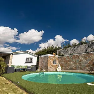 La Casa De La Piscina En 2 Сasa de vacaciones